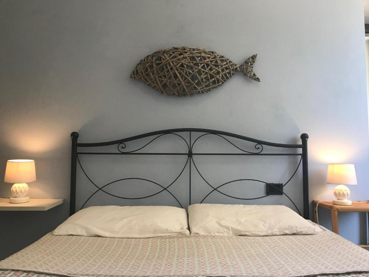 Piazza Staglieno - Appartamento Centralissimo A 30M Dalla Spiaggia レヴァント エクステリア 写真